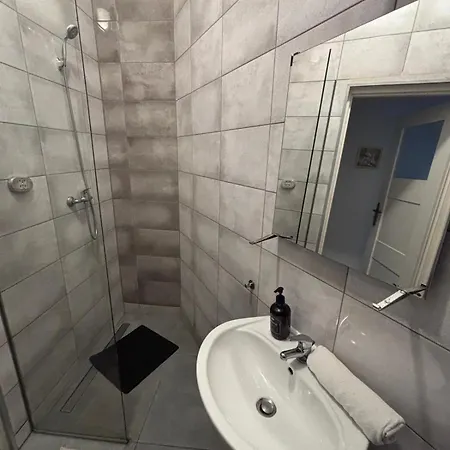 Damrota With Mezzanine L كاتوفيتسه