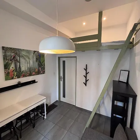 Damrota With Mezzanine L شقة